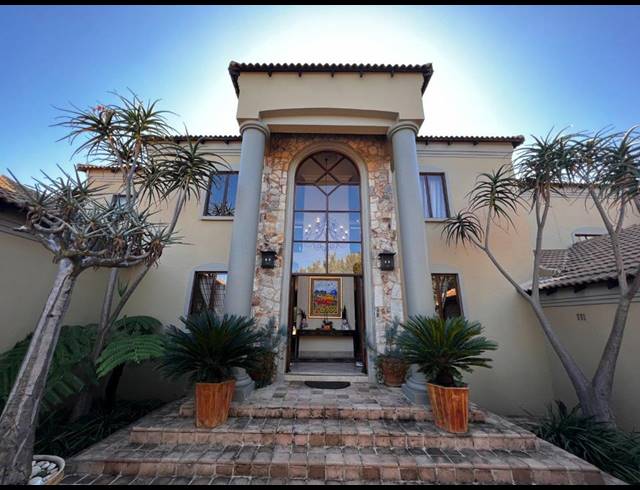 6 BEDROOM HOUSE FOR SALE IN LEEUWFONTEIN ESTATE
